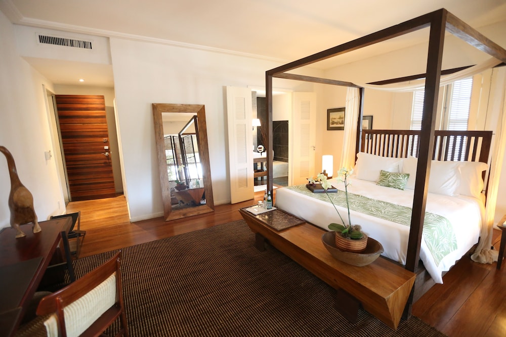 Junior Suite, 1 King Bed, Mountain View