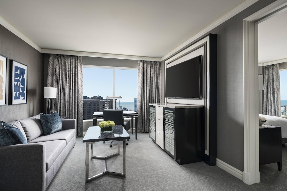 Executive Suite, 1 Bedroom - Photo 5