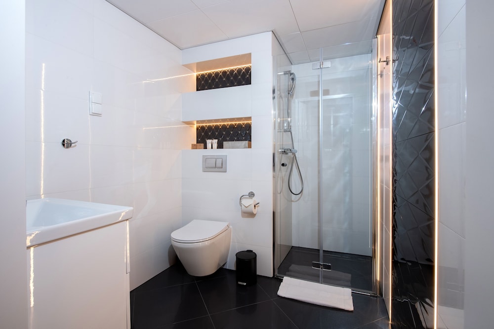 Standard Double or Twin Room, Courtyard Area - Photo 6