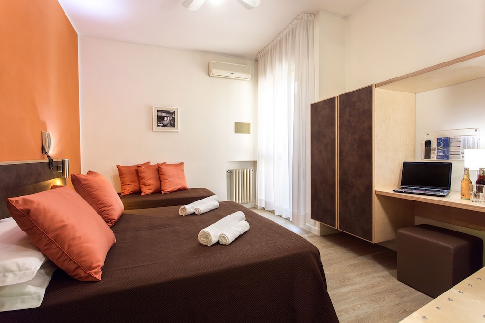 Triple Room - Photo 1