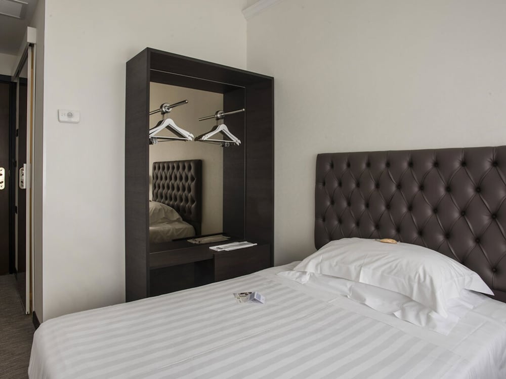 Classic Single Room