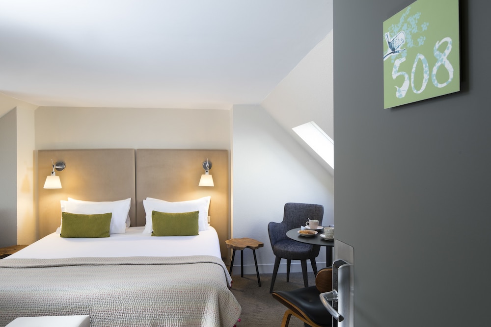Cosy triple room thumbnail 5