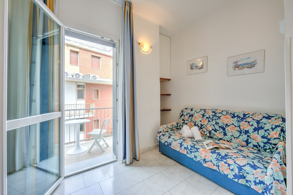 Family Studio, Sea Facing (Frontline Beach 7 - M2 - Near To The) photo 1