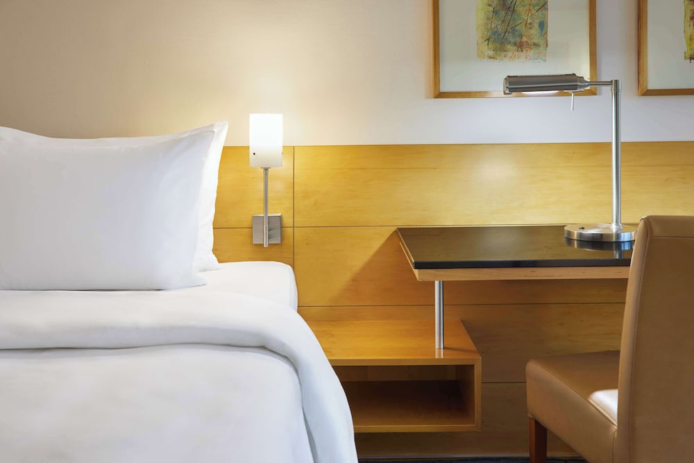 Room, 2 Twin Beds - Photo 4