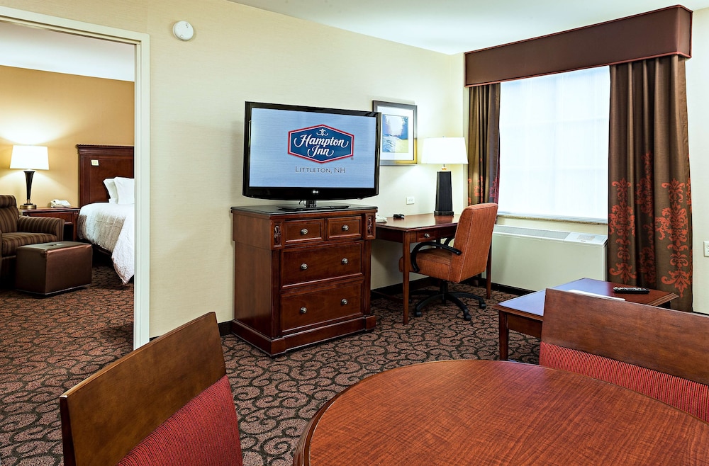 Suite, 1 King Bed, Non Smoking - Photo 4