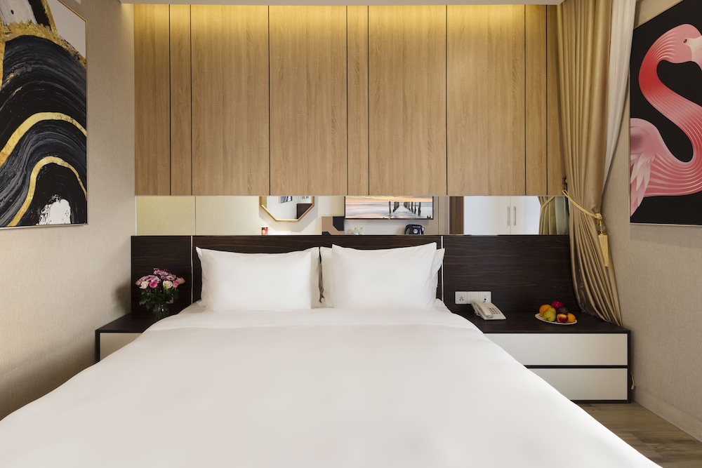 Superior Double Room, City View photo 3