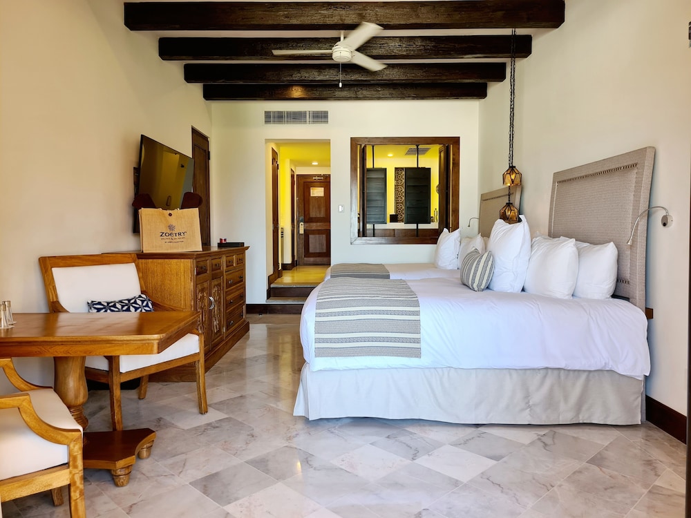 Junior Suite, 2 Double Beds, Oceanfront