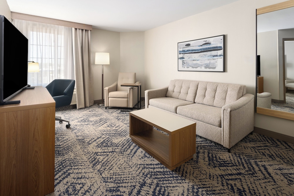 Suite, 1 Bedroom - Photo 2