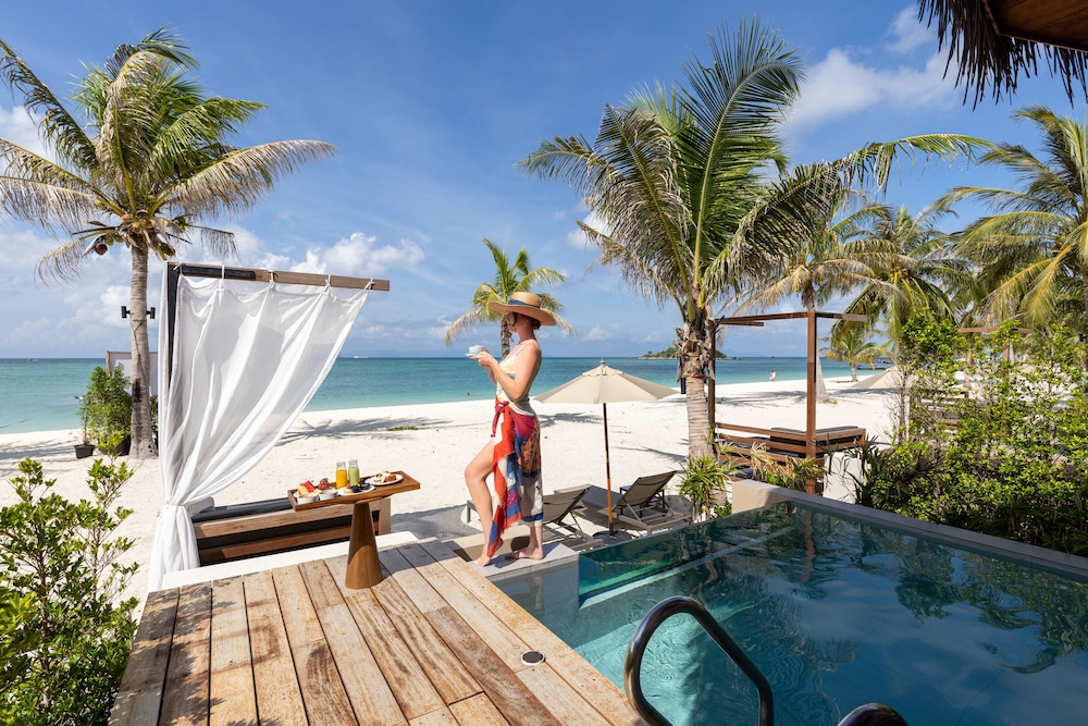 Sun Beachfront Pool Villa - Photo 7