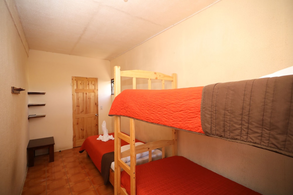 Economy Triple Room photo 3