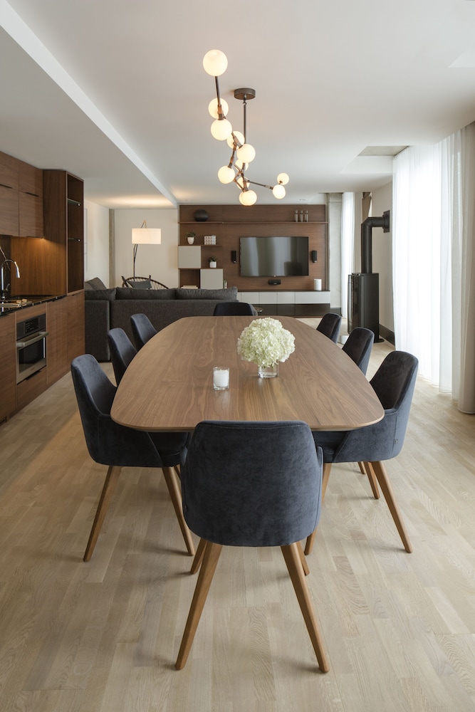 Room (The Residence) photo 3