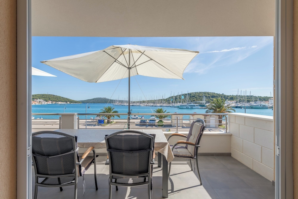 Apartment, 4 Bedrooms, Sea View