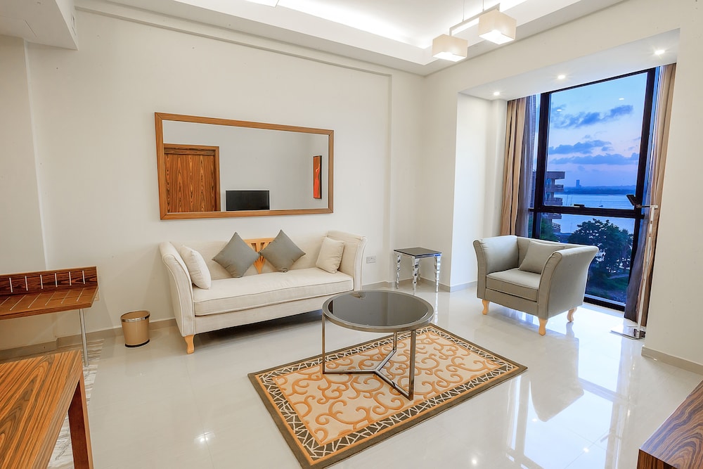 Premier Apartment, 2 Queen Beds, Ocean View - Photo 5