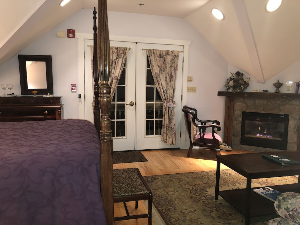 Luxury Quadruple Room, Ensuite (Violet Suite #10) - Photo 6