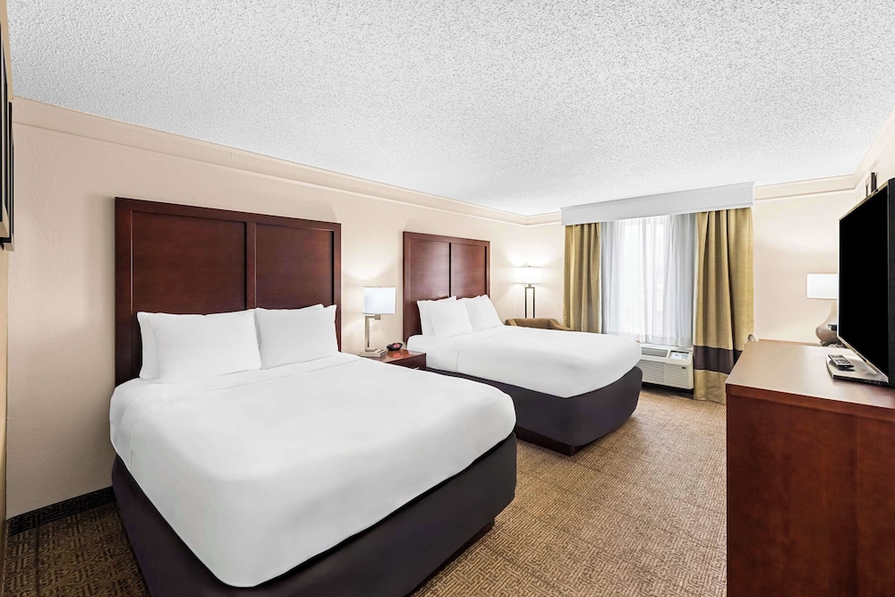Standard Room, 2 Queen Beds, Non Smoking - Photo 1