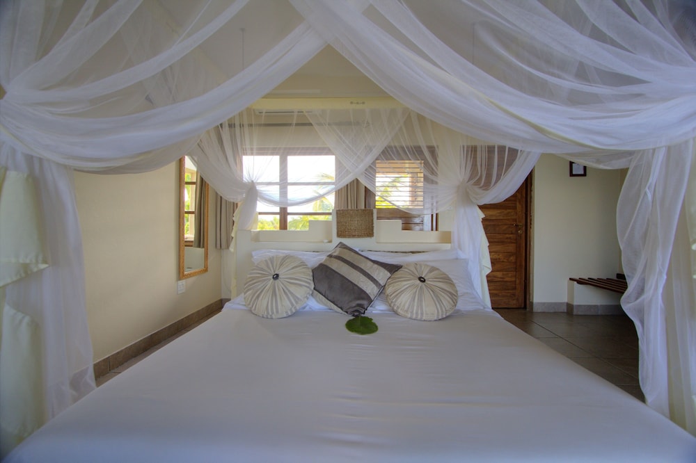 Standard Room, 1 Queen Bed, Sea View