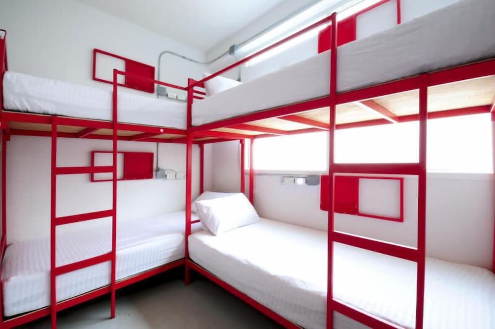 4-bed mixed dorm photo 2