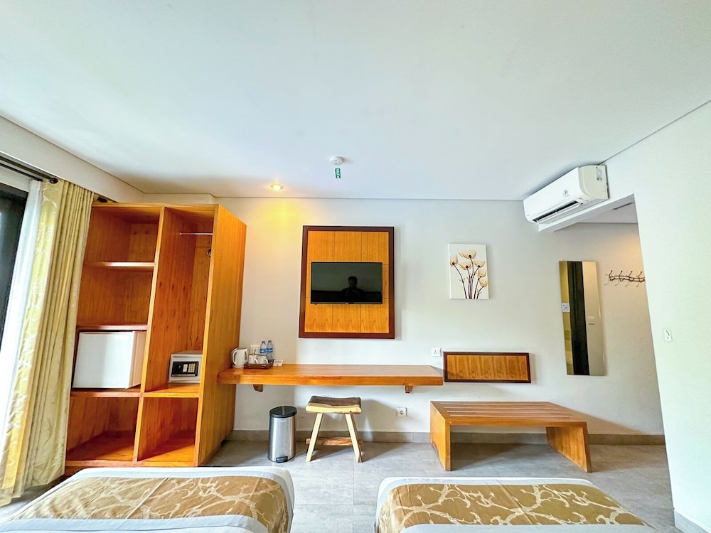 Superior Room with Pool View