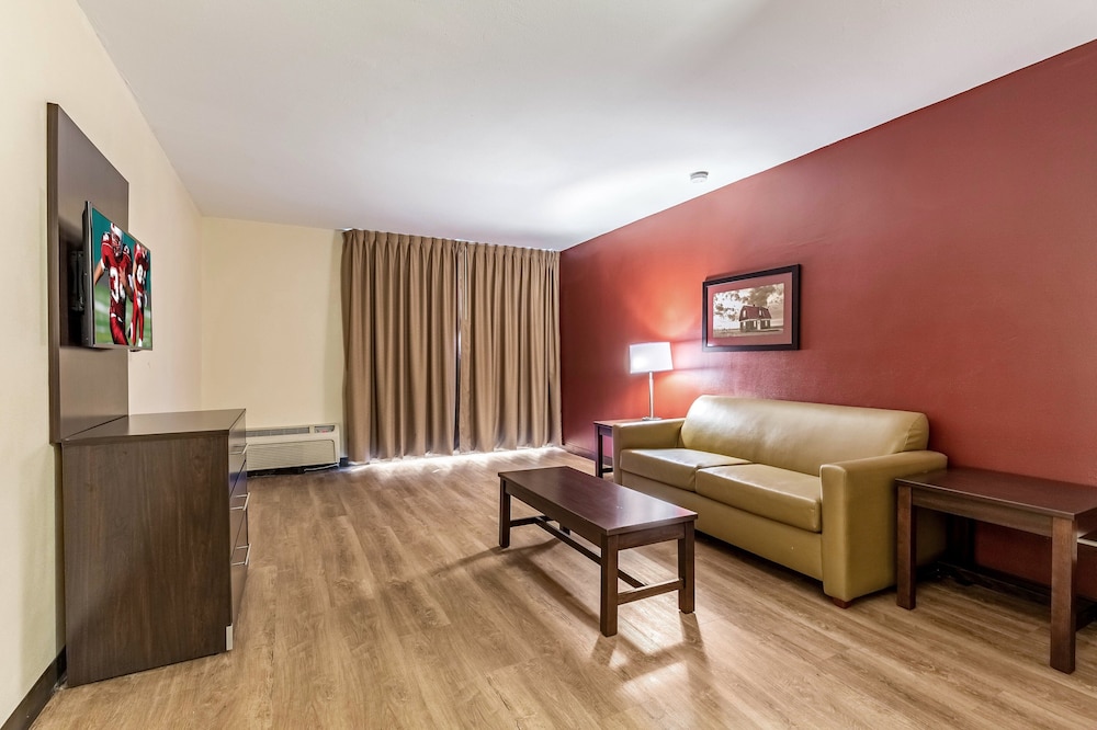 Suite, 1 King Bed (Smoke Free) - Photo 3