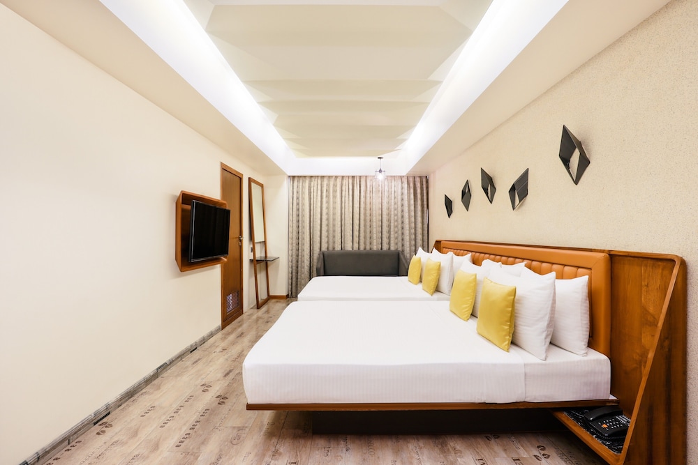 Deluxe Room - Photo 15