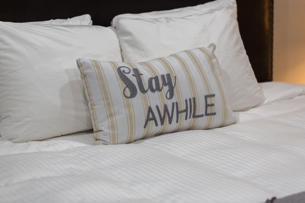 #13 Road Trip Inn