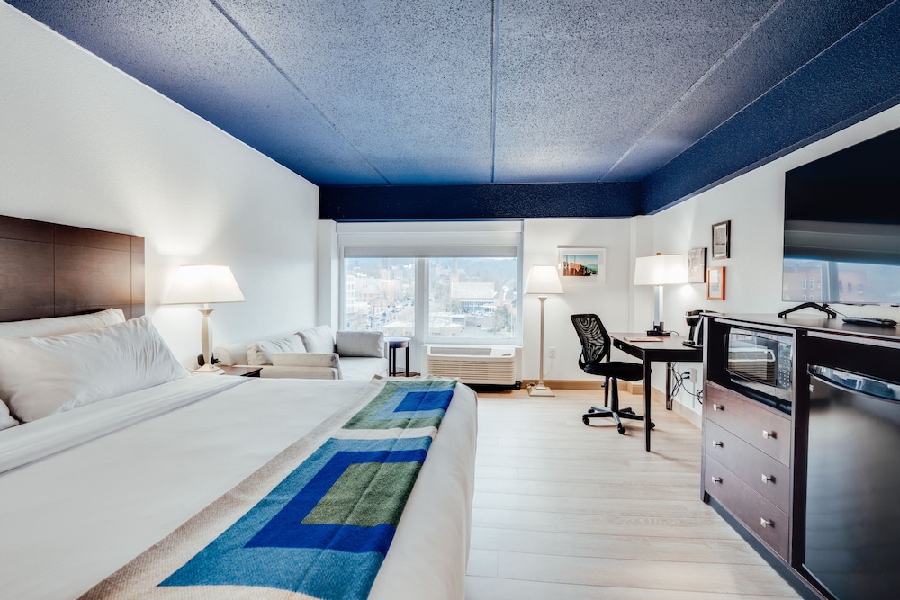 Room, 1 King Bed - Photo 1
