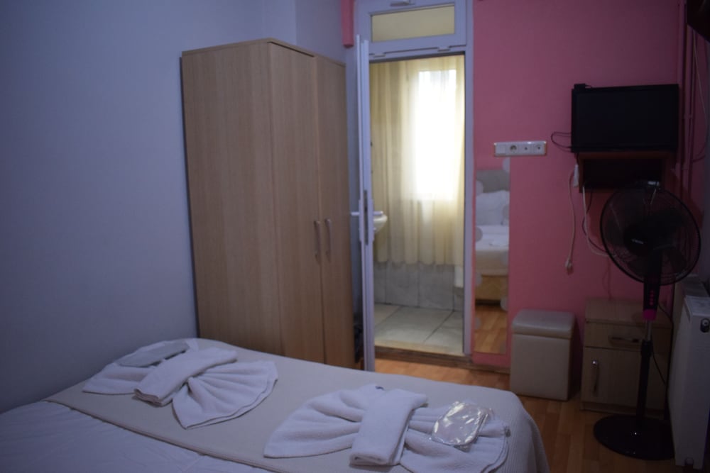 Standard Double Room, 1 Queen Bed, City View photo 2