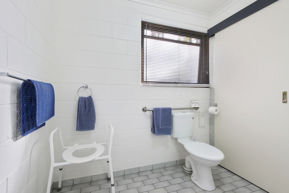 Standard Suite, Multiple Beds, Non Smoking (Disability Suite) photo 2