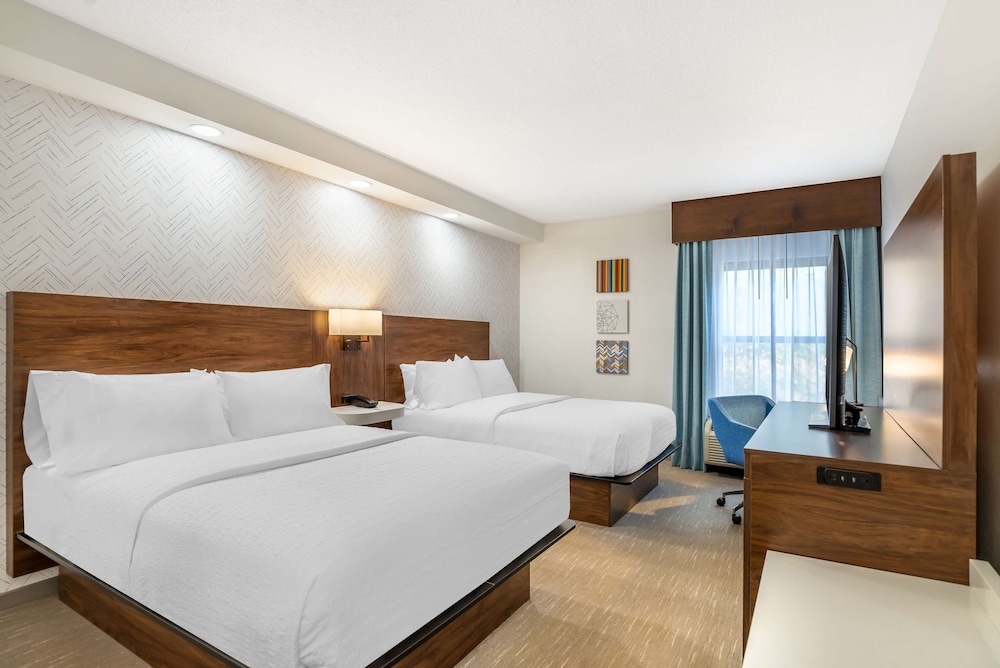 Room, 2 Queen Beds, Non Smoking - Photo 8
