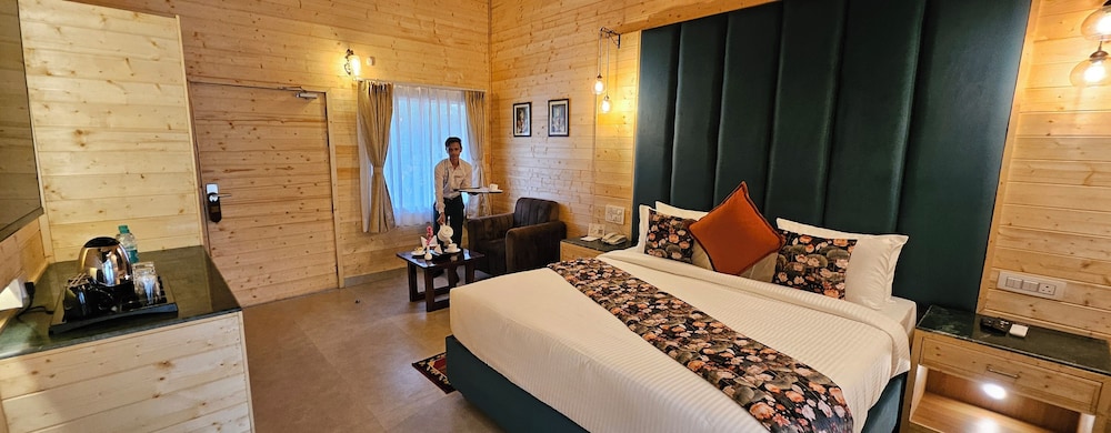 Sajjan Villa with Private Pool - Photo 7
