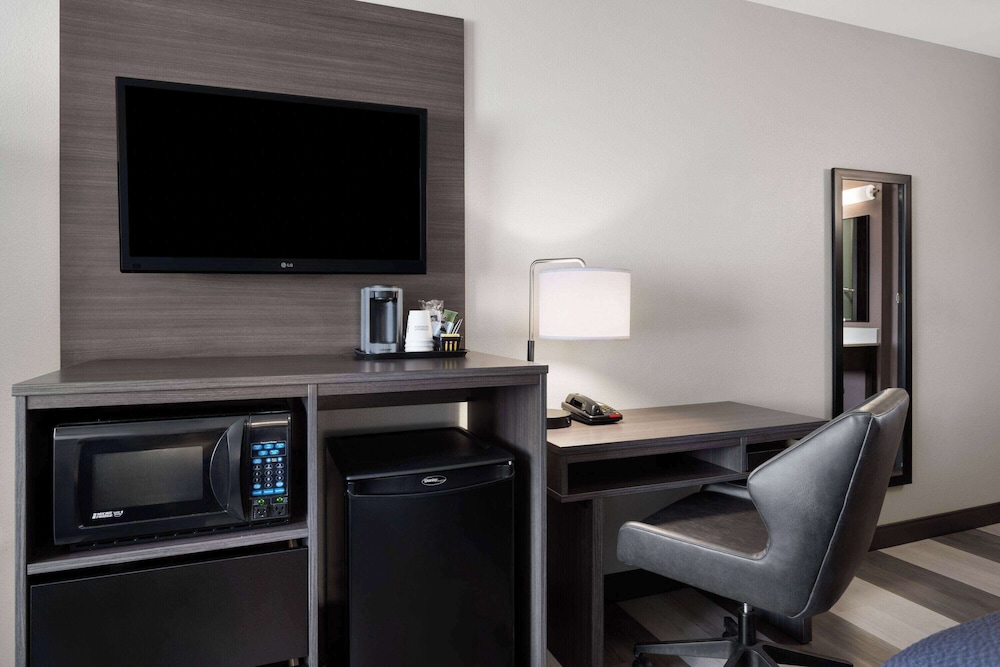 Standard Room, 1 Queen Bed - Photo 4