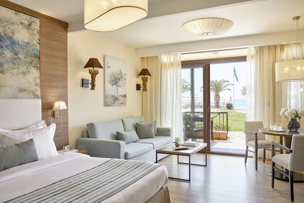 Junior Suite Sea Front photo 3