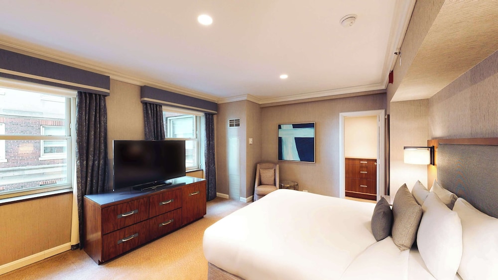 Suite, Multiple Beds