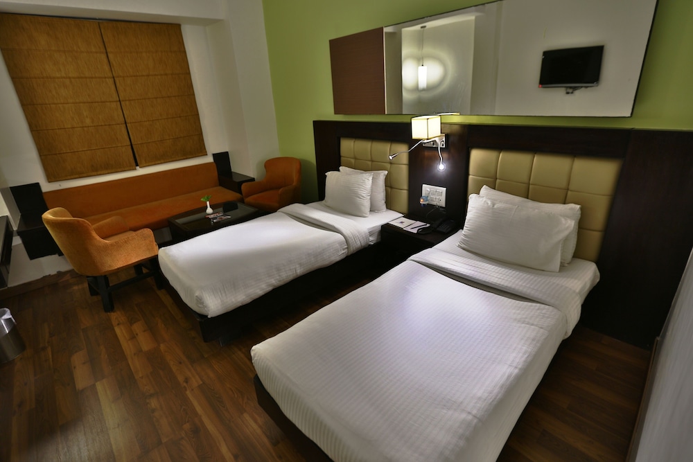 Double Room, Accessible, Smoking photo 3