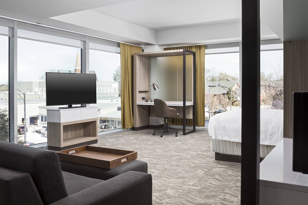 Suite, 1 King Bed with Sofa bed, Corner (Hearing Accessible) photo 1