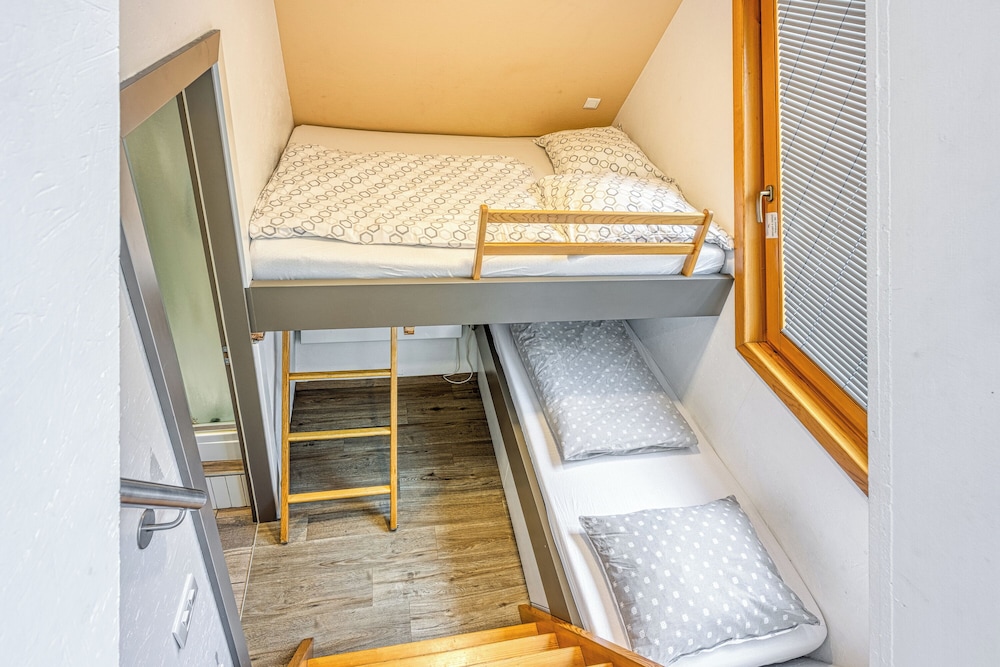 Family Chalet, 1 Bedroom, Mountainside (Bee House Maja)