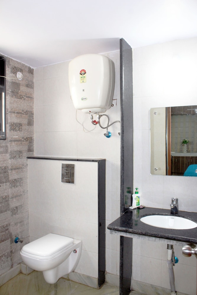 Deluxe Triple Room, 1 Bedroom - Photo 11