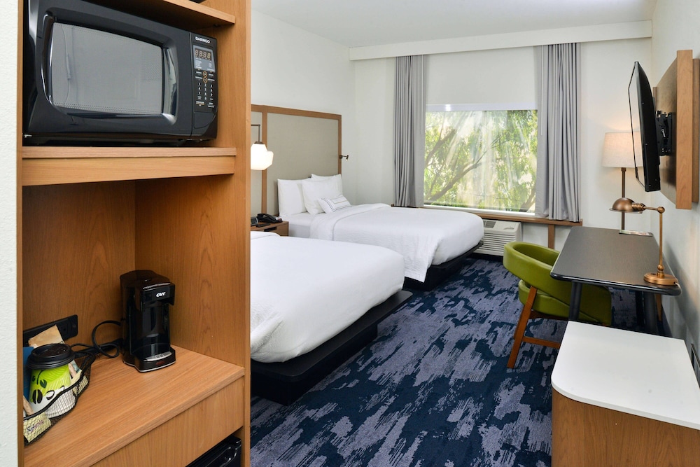 Room, 2 Queen Beds (Mobility Accessible, Tub) - Photo 1