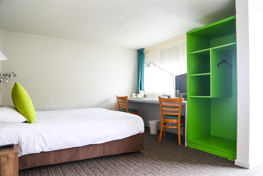 Standard Room, 1 Double Bed - Photo 8