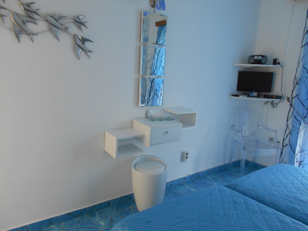 Double or Twin Room, Pool View photo 2