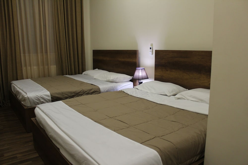 Comfort Room, City View