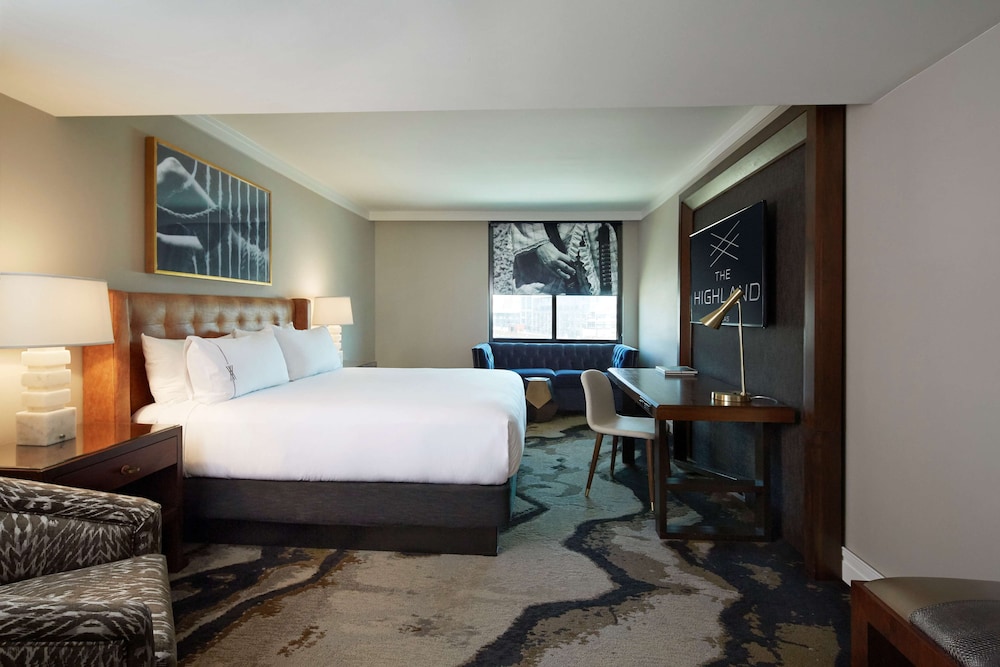 Superior Room, 1 King Bed, Accessible, Bathtub (Mobility & Hearing) - Photo 3