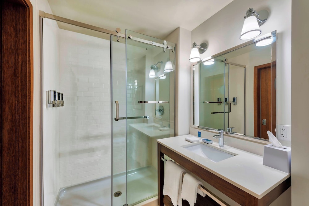 Suite, 1 Bedroom photo 3