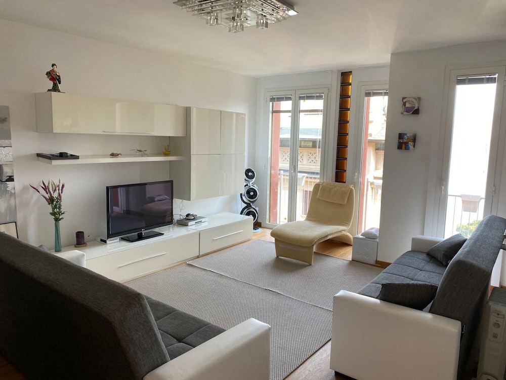 Apartment photo 1