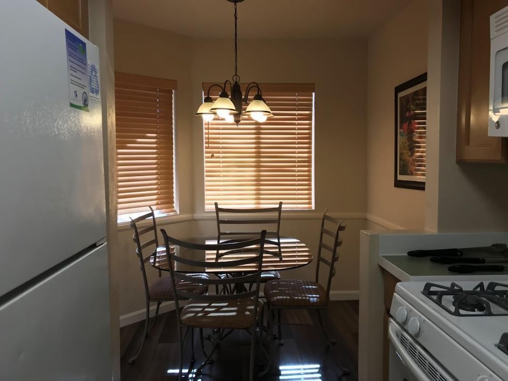 Two Bedroom - Photo 6