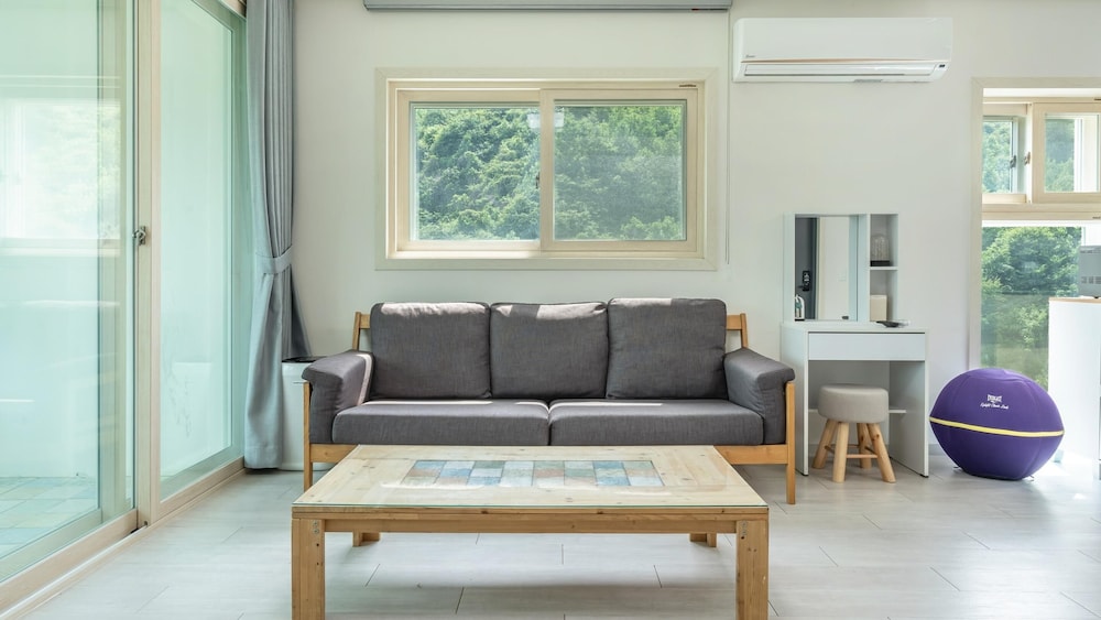 Basic Room, 1 Bedroom (room202 (lily)) - Photo 8