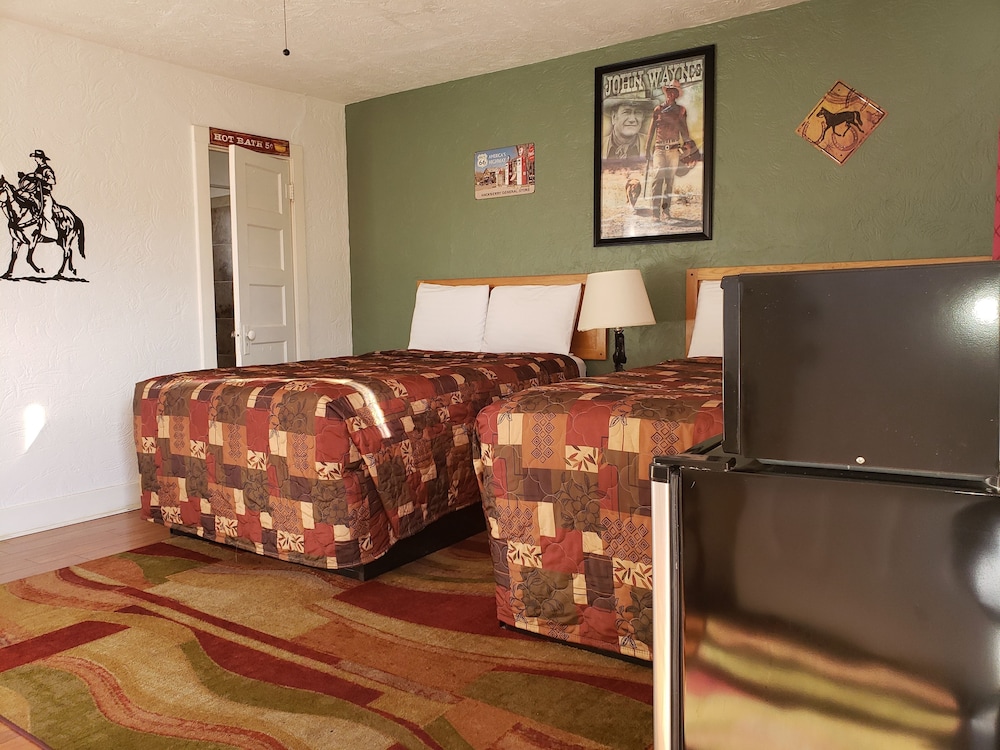 Family Room, Multiple Beds, Non Smoking photo 2