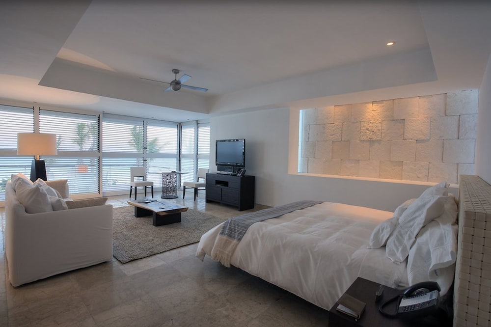 Beach Front Casita - Photo 12