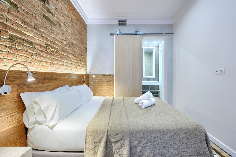Basic Apartment photo 2