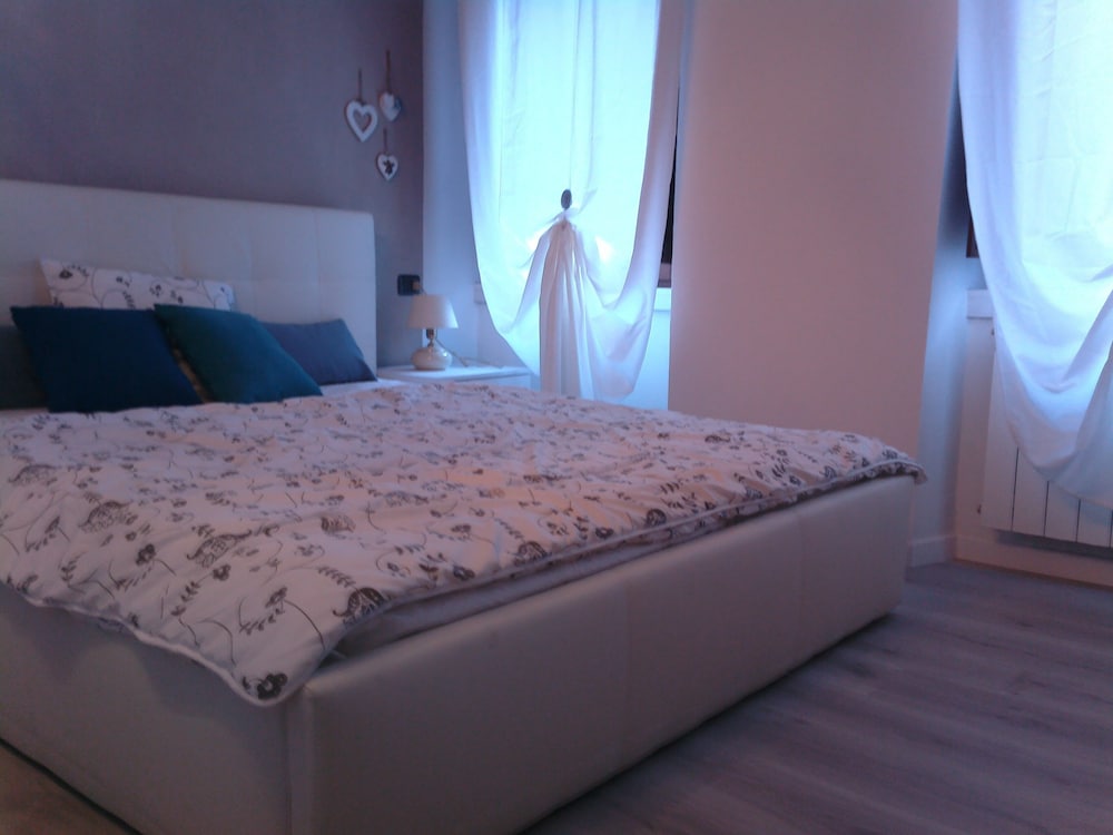 Apartment, 1 Queen Bed, Private Bathroom, City View photo 1